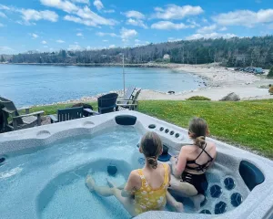 Seashore Unit - Fox Point Shore Rentals - Hot Tub