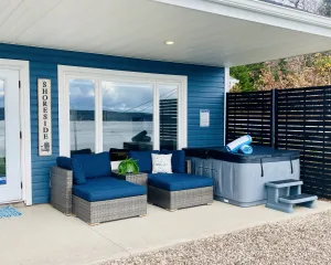 Shoreside Unit - Fox Point Shore Rentals - Hot Tub