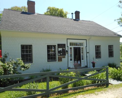 Front view of Zoe Valle Memorial Library